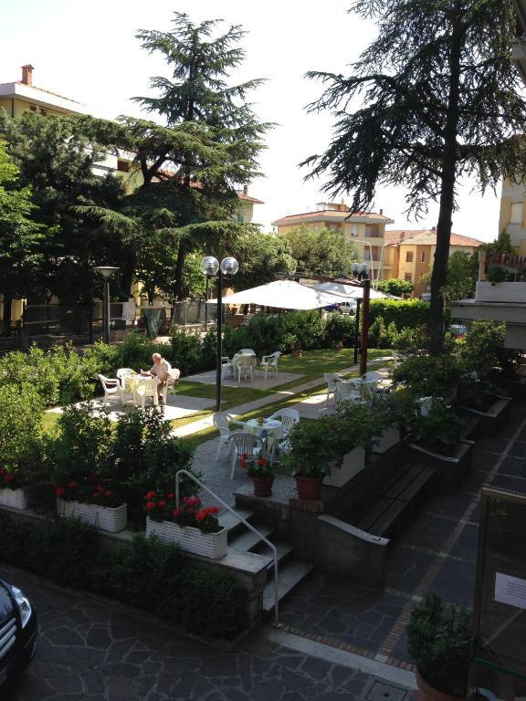 Hotel President Chianciano Terme Exterior foto